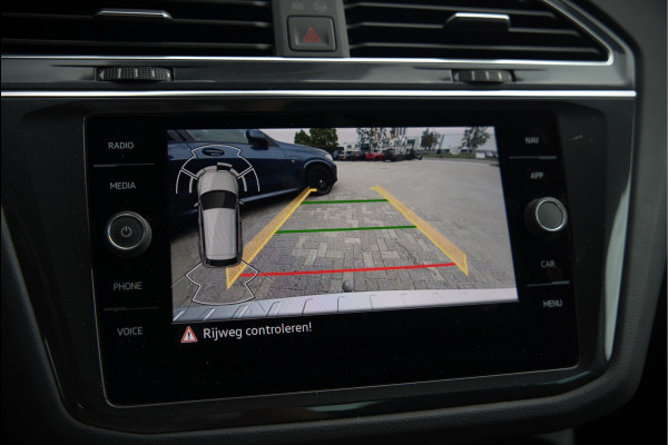 Volkswagen Tiguan 1.4 TSI eHybrid Elegance Business | Stoelverwarming | Stuurverwarming | iQ Light | Adaptive Cruise Control | Trekhaak | Apple Carplay | Navigatie | Camera | SOH 84%