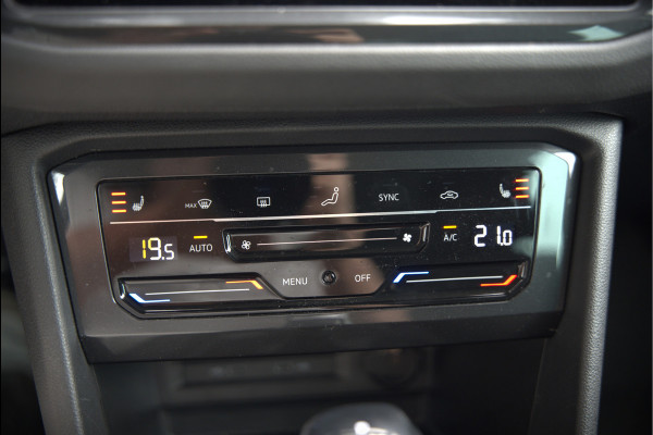 Volkswagen Tiguan 1.4 TSI eHybrid Elegance Business | Stoelverwarming | Stuurverwarming | iQ Light | Adaptive Cruise Control | Trekhaak | Apple Carplay | Navigatie | Camera | SOH 84%