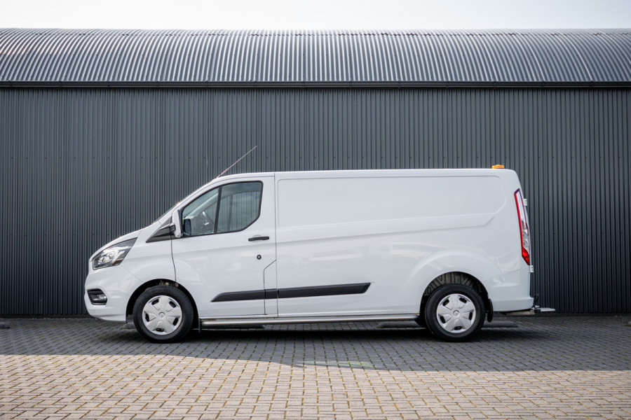 Ford Transit Custom 2.0 EcoBlue L2H1 | 130PK | Volledig Ingericht | LED | Cruise | PDC | Airco | Trekhaak