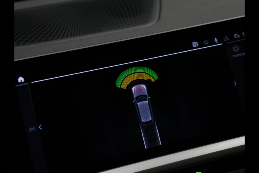 BMW 3 Serie Touring 320e Business Edition Plus [SCHUIFKANTELDAK, APPLE CARPLAY, ANDROID, STOELVERWARMING, PDC V+A, CRUISE, CLIMATE 3-ZONE, LASERLICHT, COMFORT ACCESS, VOL LEDER, DIGITAL DASH, ELEK. ACHTERKLEP, NIEUWSTAAT]
