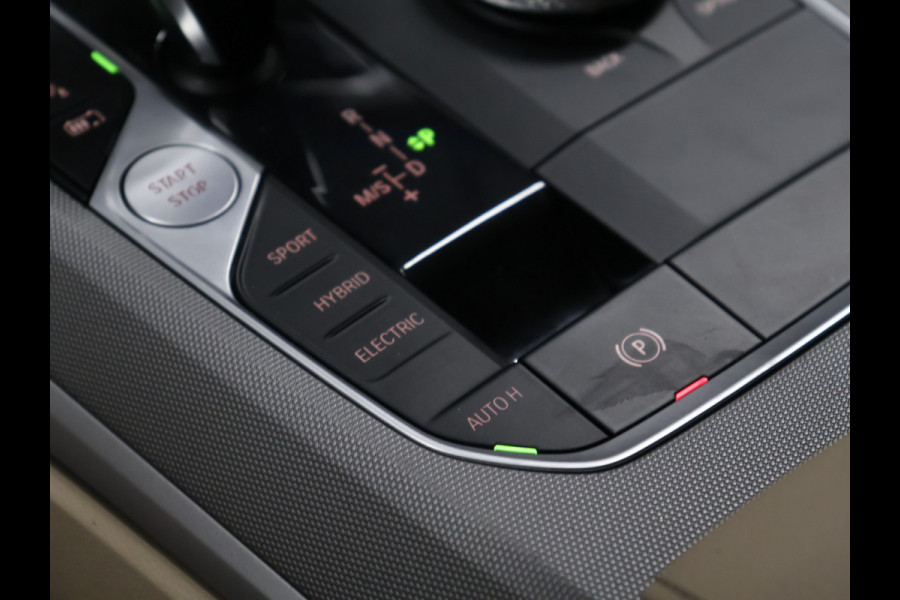BMW 3 Serie Touring 320e Business Edition Plus [SCHUIFKANTELDAK, APPLE CARPLAY, ANDROID, STOELVERWARMING, PDC V+A, CRUISE, CLIMATE 3-ZONE, LASERLICHT, COMFORT ACCESS, VOL LEDER, DIGITAL DASH, ELEK. ACHTERKLEP, NIEUWSTAAT]