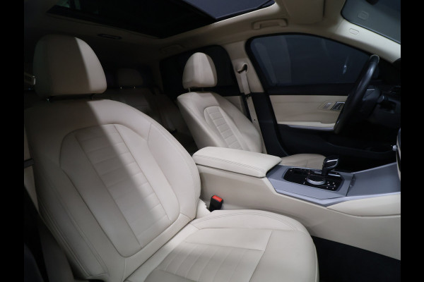 BMW 3 Serie Touring 320e Business Edition Plus [SCHUIFKANTELDAK, APPLE CARPLAY, ANDROID, STOELVERWARMING, PDC V+A, CRUISE, CLIMATE 3-ZONE, LASERLICHT, COMFORT ACCESS, VOL LEDER, DIGITAL DASH, ELEK. ACHTERKLEP, NIEUWSTAAT]
