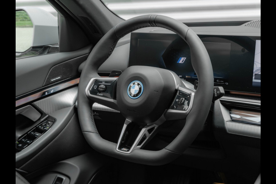 BMW 5 Serie Touring 530e M-Sport Pro - Pano - Trekhaak - ACC - Head-up - Harman Kardon