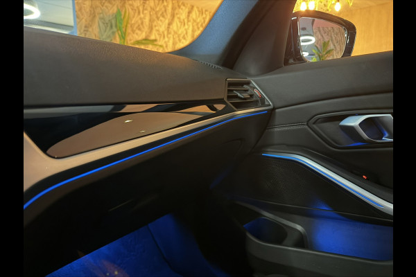 BMW 3-serie 330e xDrive M-Sport Line Black Edition|Pano|Black Pack|Sfeer|PDC|Keyless|Leder|LED+Xenon|Rijklaar