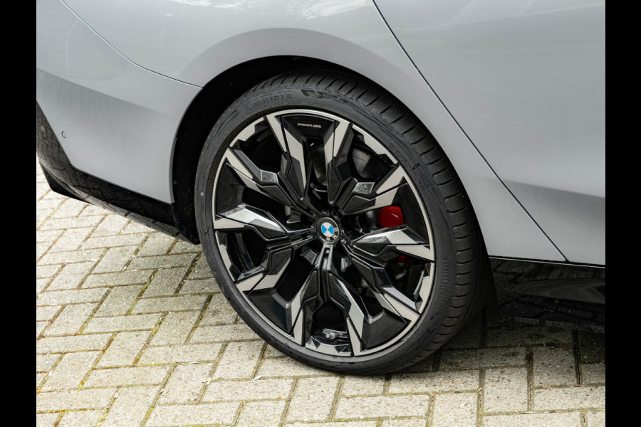 BMW 5 Serie Touring 530e M-Sport Pro - Pano - Trekhaak - ACC - Head-up - Harman Kardon