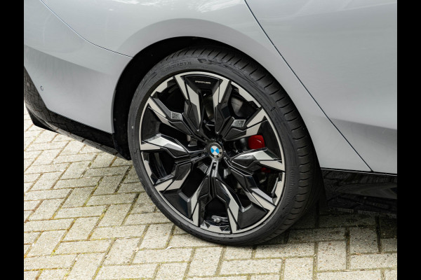 BMW 5 Serie Touring 530e M-Sport Pro - Pano - Trekhaak - ACC - Head-up - Harman Kardon