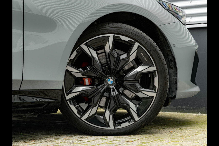 BMW 5 Serie Touring 530e M-Sport Pro - Pano - Trekhaak - ACC - Head-up - Harman Kardon