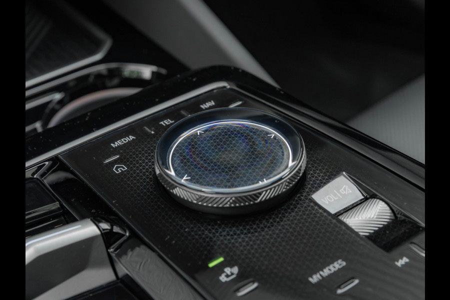BMW 5 Serie Touring 530e M-Sport Pro - Pano - Trekhaak - ACC - Head-up - Harman Kardon
