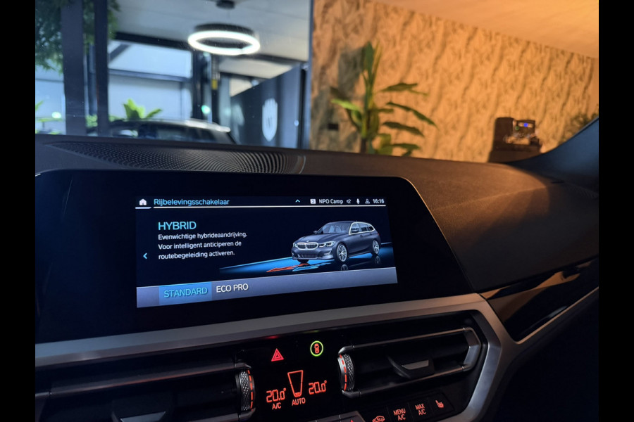 BMW 3-serie 330e xDrive M-Sport Line Black Edition|Pano|Black Pack|Sfeer|PDC|Keyless|Leder|LED+Xenon|Rijklaar