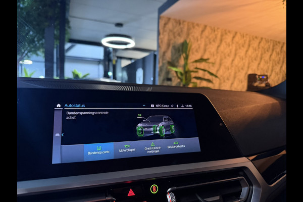 BMW 3-serie 330e xDrive M-Sport Line Black Edition|Pano|Black Pack|Sfeer|PDC|Keyless|Leder|LED+Xenon|Rijklaar