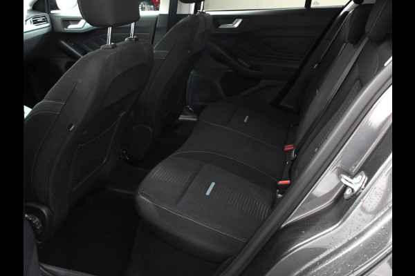 Ford Focus 1.0 EcoBoost 155pk Hybrid Automaat Active X DEMO ! Navigatie  Climate Control  Camera  Parkeer sensoren  B&O  DAB  Led  Lichtmetalen velgen