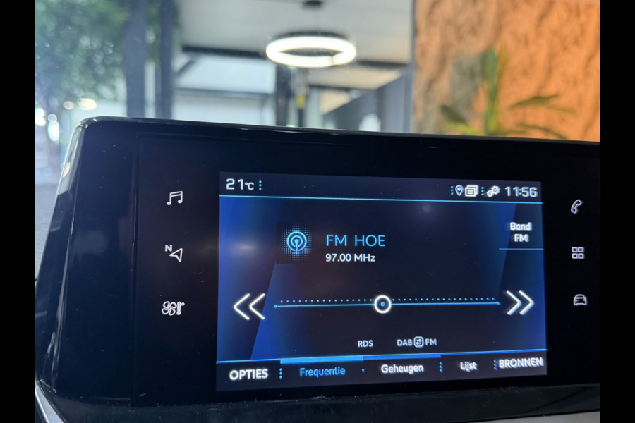Peugeot 2008 1.2 GT Line|Automaat|Premium kleur|131PK Sport|360° Camera|Sfeerverlichting|Navi|CarPlay|LED|Rijklaar