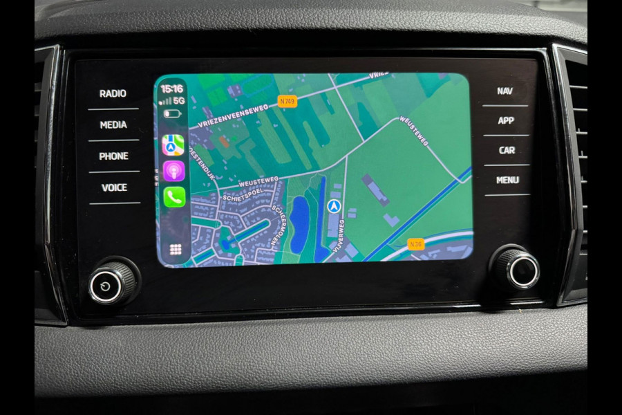 Škoda Karoq 1.5 TSI ACT Style|Trekhaak 1.500kg Trekgewicht|Camera|Sfeerverlichting|StoelVW|Adaptieve Cruise|LED+Xenon|Rijklaar