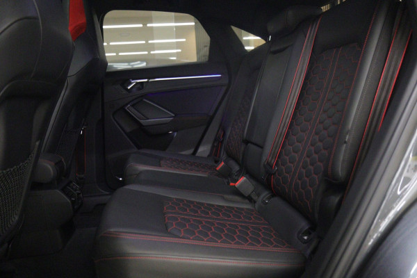 Audi RS Q3 Sportback TFSI Pano/360Cam/Carplay/RSStoelen/Blindspot/BOMVOL