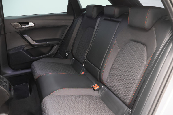Seat Leon Sportstourer 1.0 eTSI FR Business Intense Eerste Eigenaar, Virtual Cockpit, ACC, Camera, Apple Carplay, LED, 18''