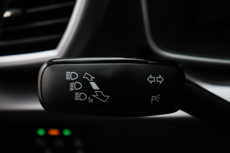 Seat Leon Sportstourer 1.0 eTSI FR Business Intense Eerste Eigenaar, Virtual Cockpit, ACC, Camera, Apple Carplay, LED, 18''