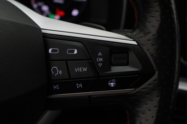 Seat Leon Sportstourer 1.0 eTSI FR Business Intense Eerste Eigenaar, Virtual Cockpit, ACC, Camera, Apple Carplay, LED, 18''