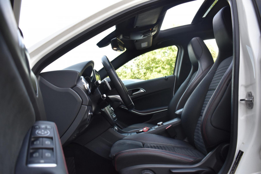 Mercedes-Benz GLA 180 Business Solution AMG Pano Stoelvw