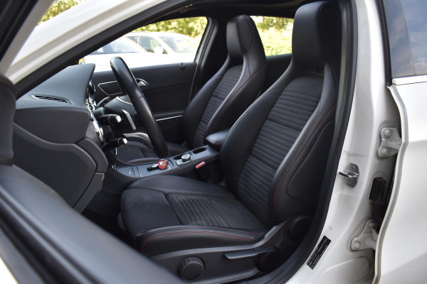 Mercedes-Benz GLA 180 Business Solution AMG Pano Stoelvw