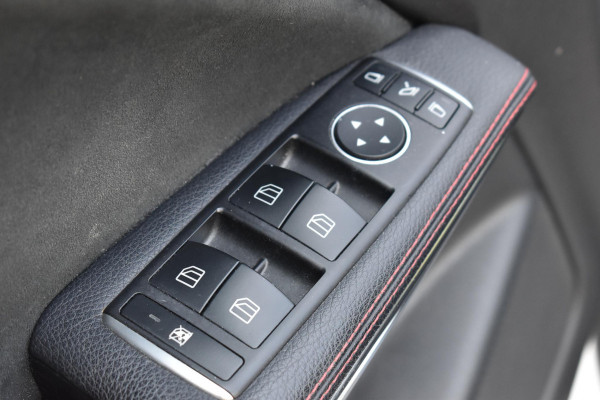 Mercedes-Benz GLA 180 Business Solution AMG Pano Stoelvw