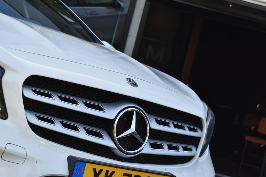 Mercedes-Benz GLA 180 Business Solution AMG Pano Stoelvw