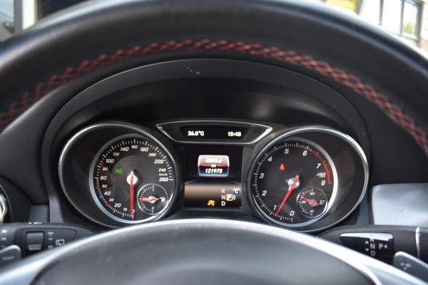 Mercedes-Benz GLA 180 Business Solution AMG Pano Stoelvw