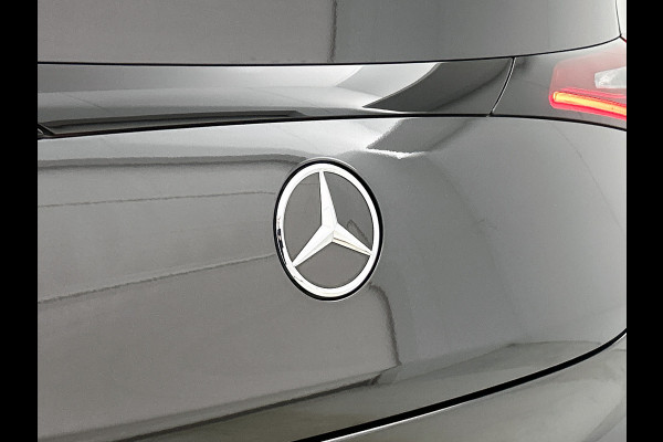 Mercedes-Benz GLC Coupé 300 e 4MATIC AMG Plug-In Hybride multispaaks lichtymetalen velgen | Navigatie | Treeplanken | Parking support met camera | Inclusief 24 maanden MB Certified garantie voor Europa.
