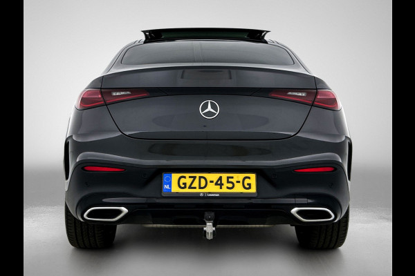 Mercedes-Benz GLC Coupé 300 e 4MATIC AMG Plug-In Hybride multispaaks lichtymetalen velgen | Navigatie | Treeplanken | Parking support met camera | Inclusief 24 maanden MB Certified garantie voor Europa.