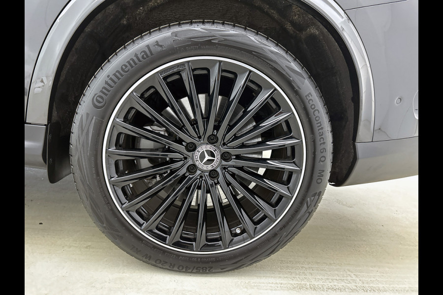 Mercedes-Benz GLC Coupé 300 e 4MATIC AMG Plug-In Hybride multispaaks lichtymetalen velgen | Navigatie | Treeplanken | Parking support met camera | Inclusief 24 maanden MB Certified garantie voor Europa.