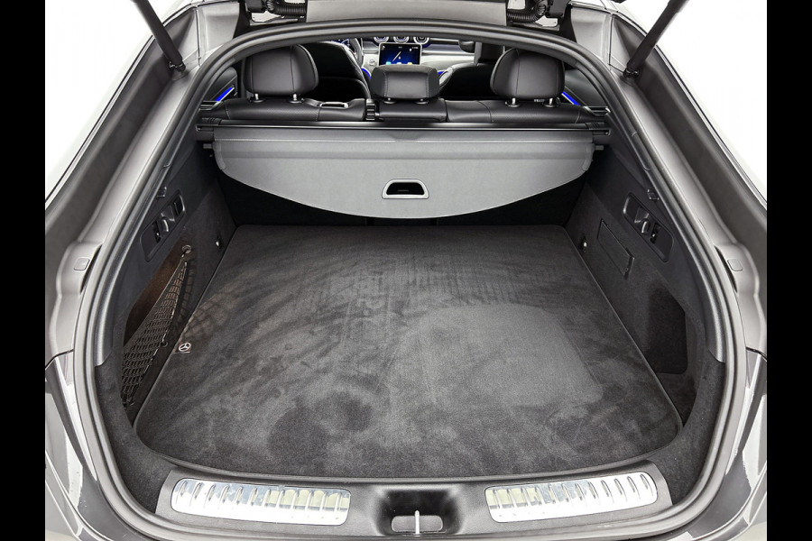 Mercedes-Benz GLC Coupé 300 e 4MATIC AMG Plug-In Hybride multispaaks lichtymetalen velgen | Navigatie | Treeplanken | Parking support met camera | Inclusief 24 maanden MB Certified garantie voor Europa.