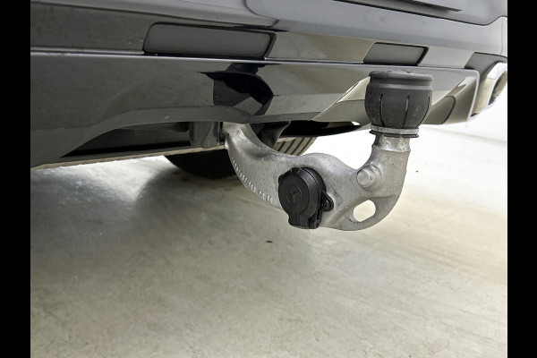 Mercedes-Benz GLC Coupé 300 e 4MATIC AMG Plug-In Hybride multispaaks lichtymetalen velgen | Navigatie | Treeplanken | Parking support met camera | Inclusief 24 maanden MB Certified garantie voor Europa.