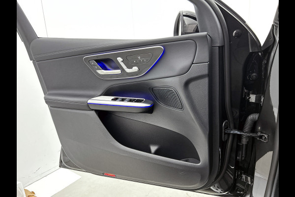 Mercedes-Benz GLC Coupé 300 e 4MATIC AMG Plug-In Hybride multispaaks lichtymetalen velgen | Navigatie | Treeplanken | Parking support met camera | Inclusief 24 maanden MB Certified garantie voor Europa.