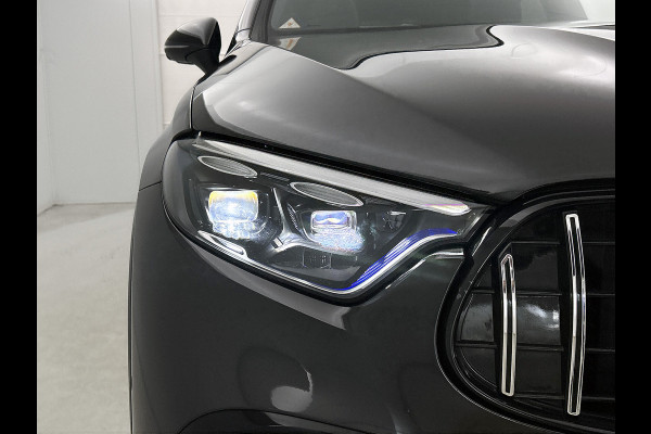 Mercedes-Benz GLC Coupé 300 e 4MATIC AMG Plug-In Hybride multispaaks lichtymetalen velgen | Navigatie | Treeplanken | Parking support met camera | Inclusief 24 maanden MB Certified garantie voor Europa.