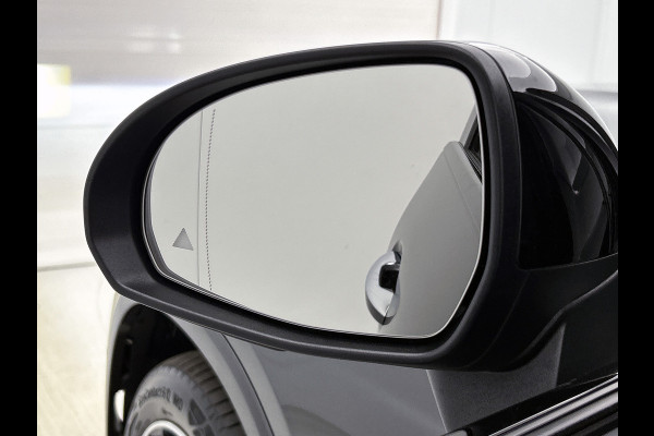Mercedes-Benz GLC Coupé 300 e 4MATIC AMG Plug-In Hybride multispaaks lichtymetalen velgen | Navigatie | Treeplanken | Parking support met camera | Inclusief 24 maanden MB Certified garantie voor Europa.