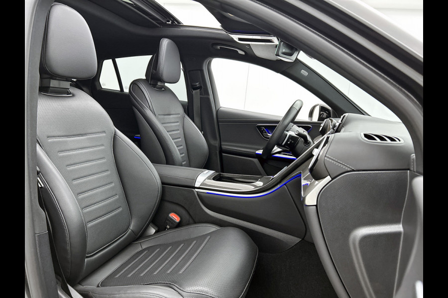 Mercedes-Benz GLC Coupé 300 e 4MATIC AMG Plug-In Hybride multispaaks lichtymetalen velgen | Navigatie | Treeplanken | Parking support met camera | Inclusief 24 maanden MB Certified garantie voor Europa.