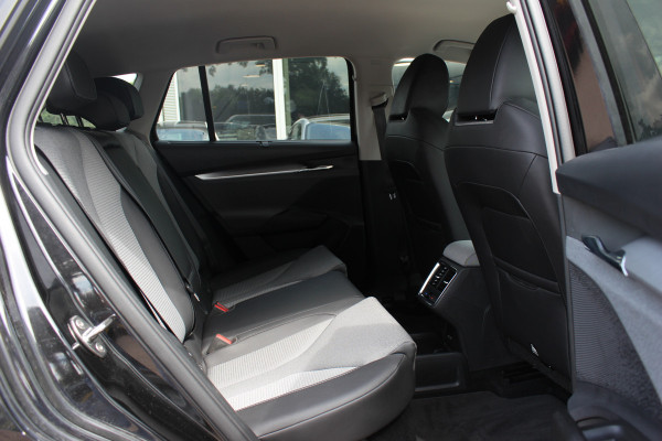 Škoda ENYAQ iV 80 Limited Edition / SOH 93,3% / Camera / Warmtepomp / CarPlay / Keyless / 19'' / Dodehoek / Stoel+Stuurverwarming / DAB / ACC