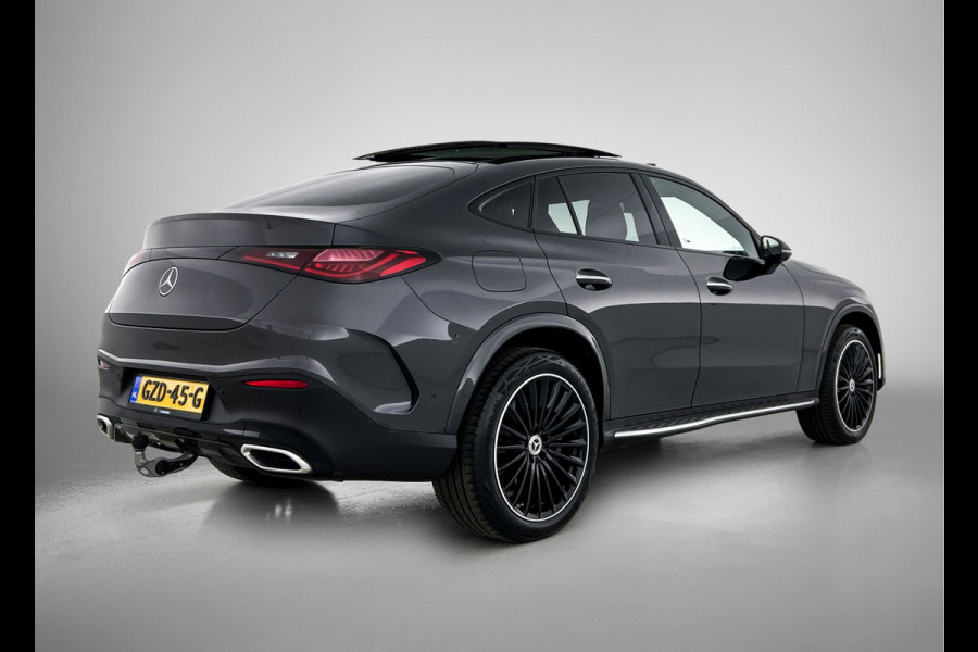 Mercedes-Benz GLC Coupé 300 e 4MATIC AMG Plug-In Hybride multispaaks lichtymetalen velgen | Navigatie | Treeplanken | Parking support met camera | Inclusief 24 maanden MB Certified garantie voor Europa.