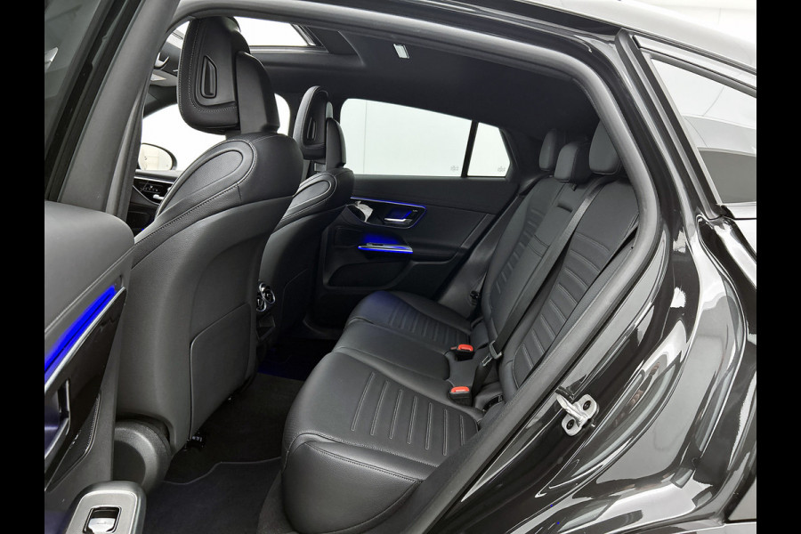 Mercedes-Benz GLC Coupé 300 e 4MATIC AMG Plug-In Hybride multispaaks lichtymetalen velgen | Navigatie | Treeplanken | Parking support met camera | Inclusief 24 maanden MB Certified garantie voor Europa.