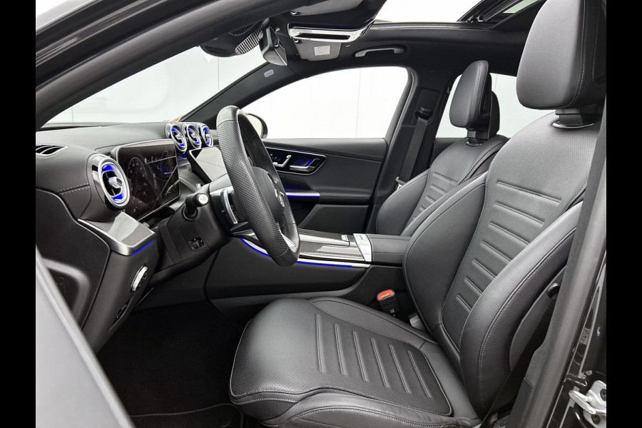 Mercedes-Benz GLC Coupé 300 e 4MATIC AMG Plug-In Hybride multispaaks lichtymetalen velgen | Navigatie | Treeplanken | Parking support met camera | Inclusief 24 maanden MB Certified garantie voor Europa.