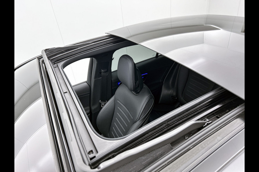 Mercedes-Benz GLC Coupé 300 e 4MATIC AMG Plug-In Hybride multispaaks lichtymetalen velgen | Navigatie | Treeplanken | Parking support met camera | Inclusief 24 maanden MB Certified garantie voor Europa.