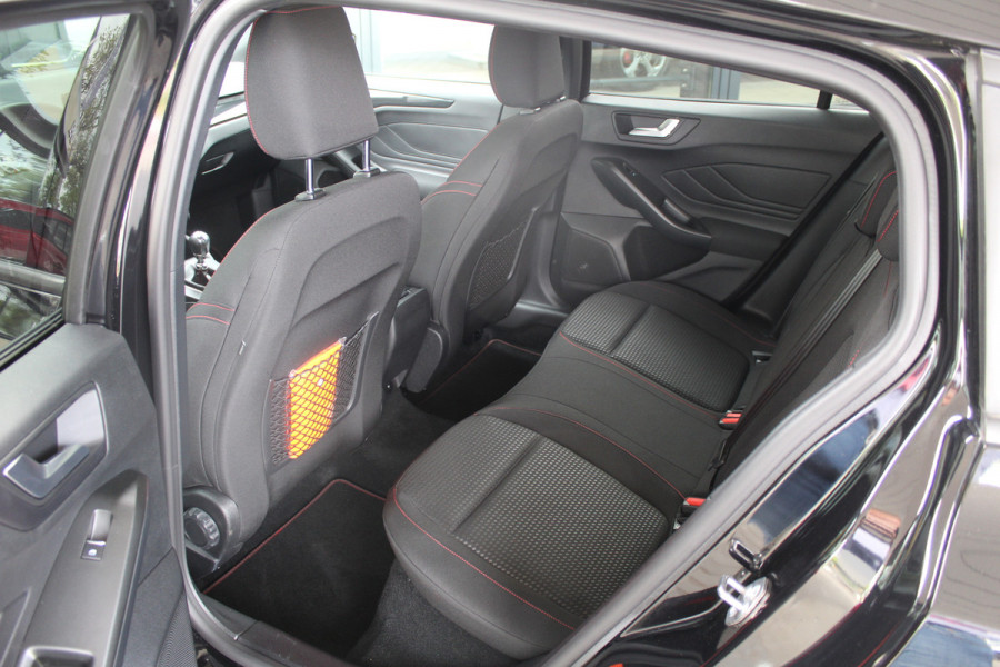 Ford FOCUS Wagon 1.0 EcoBoost Hybrid ST Line X | Trekhaak | BLIS | Winterpack | Adaptieve cruise