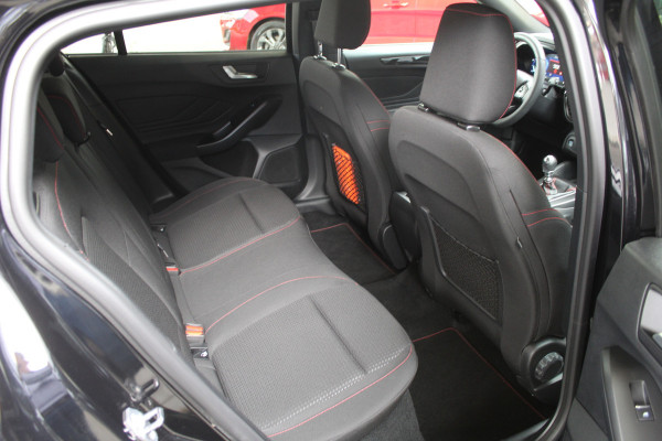 Ford FOCUS Wagon 1.0 EcoBoost Hybrid ST Line X | Trekhaak | BLIS | Winterpack | Adaptieve cruise