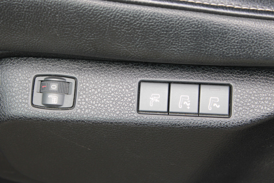 Opel Zafira-e Life L3H1 Innovation 75 kWh SOh 94,8% 7-PERS LEER PANO TREKHAAK 85000KM!!!