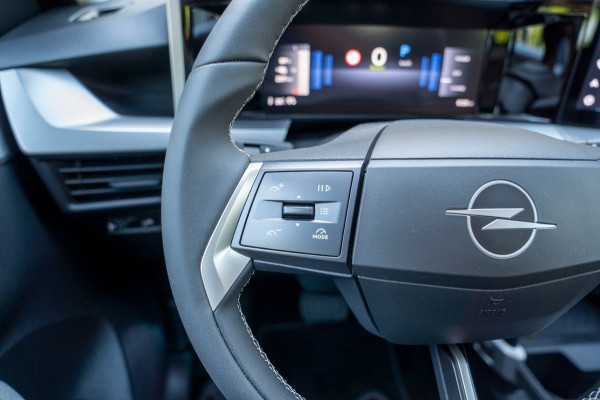 Opel Frontera Electric GS 44 kWh|Prijs incl. 12 mnd garantie|PDC Camera DAB Carplay LMV Blind spot NAV Bluetooth