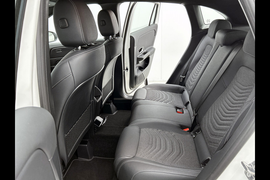 Mercedes-Benz GLA 250 e Plug-In Hybride Inclusief 24 maanden MB Certified garantie voor Europa.