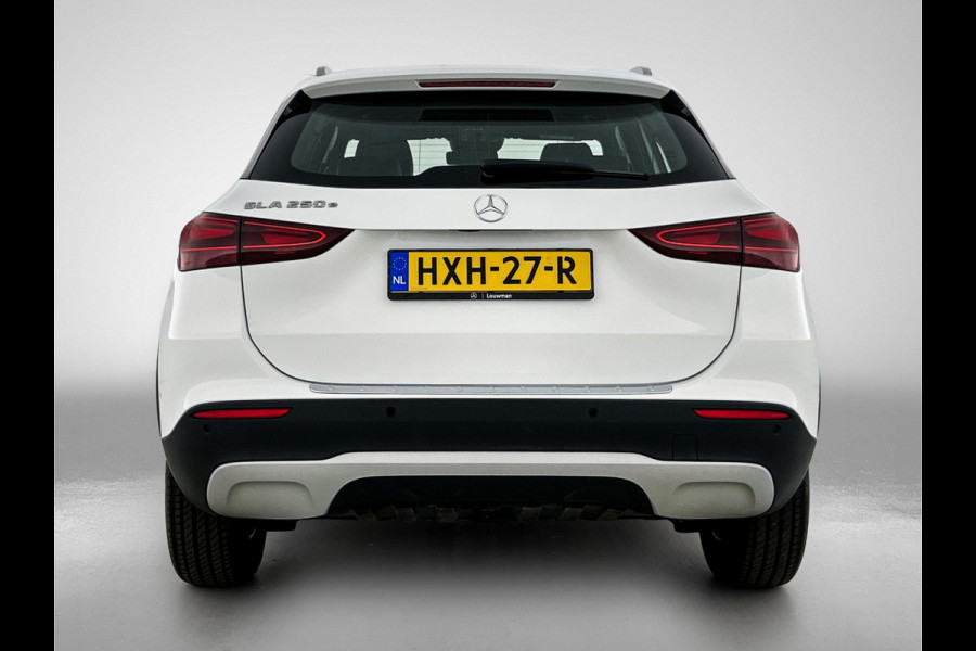 Mercedes-Benz GLA 250 e Plug-In Hybride Inclusief 24 maanden MB Certified garantie voor Europa.