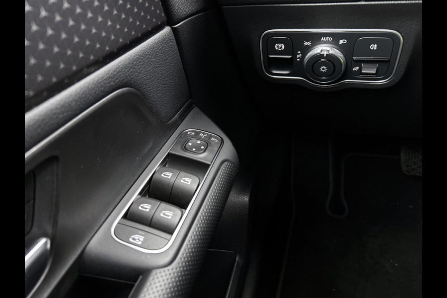 Mercedes-Benz GLA 250 e Plug-In Hybride Inclusief 24 maanden MB Certified garantie voor Europa.
