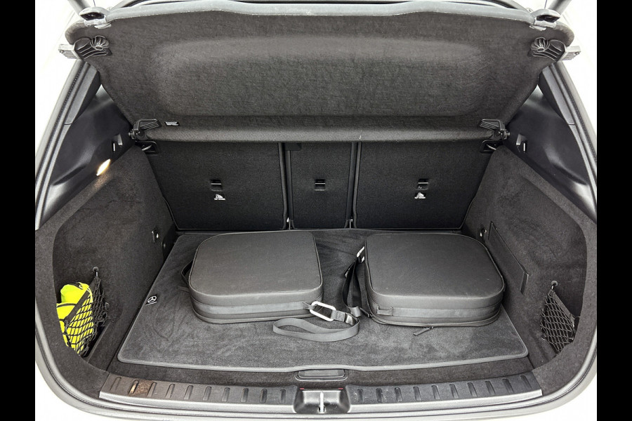 Mercedes-Benz GLA 250 e Plug-In Hybride Inclusief 24 maanden MB Certified garantie voor Europa.