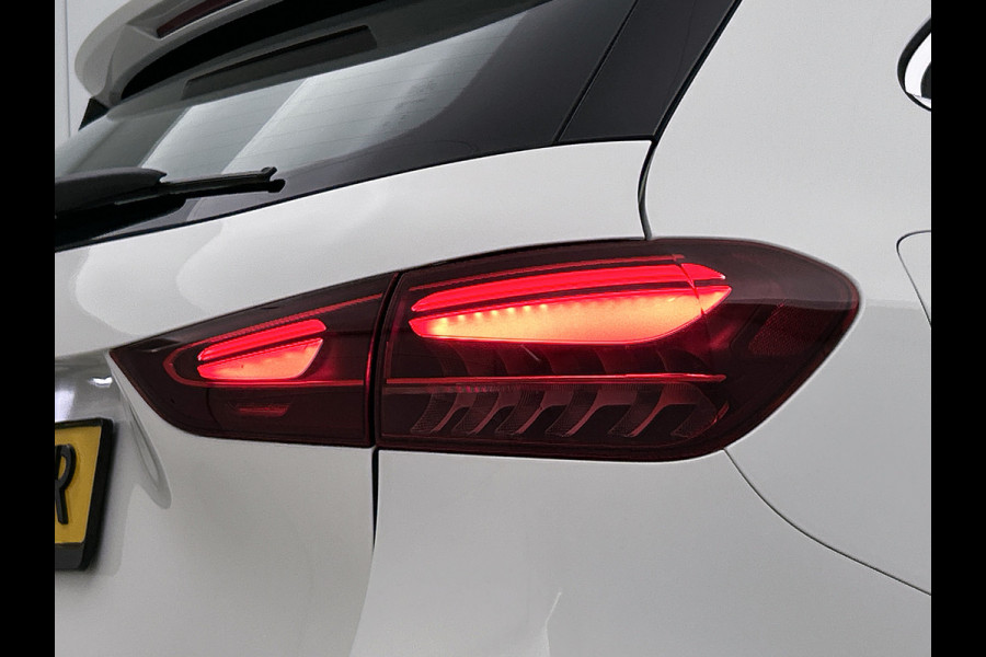 Mercedes-Benz GLA 250 e Plug-In Hybride Inclusief 24 maanden MB Certified garantie voor Europa.