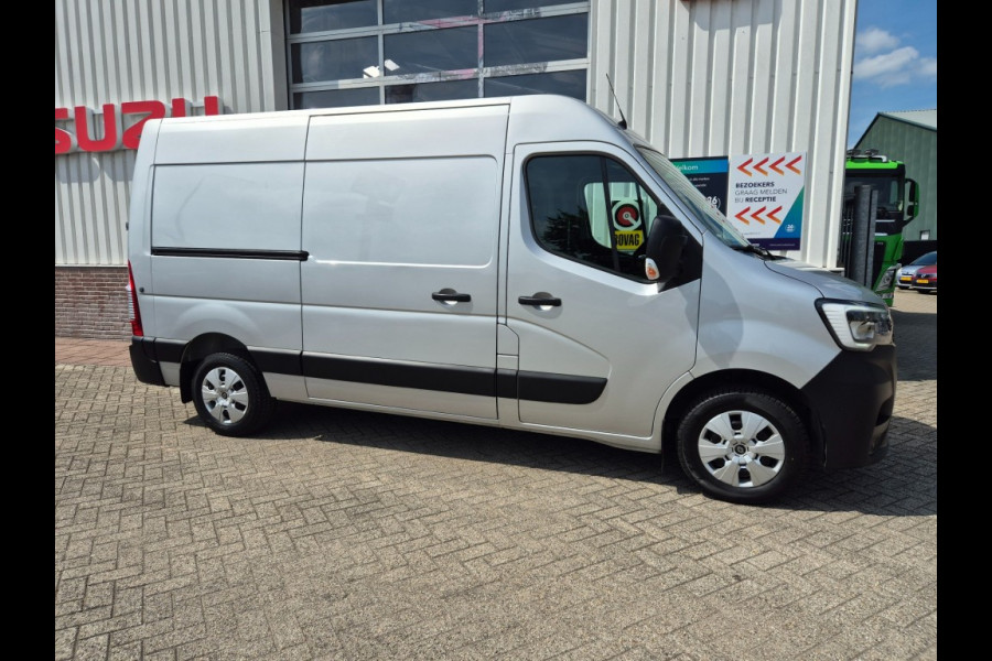 Renault Master T 35 2,3 dCi 135 Pk Euro 6 L2H2 38.690 Km Trekhaak PDC 3 Zits